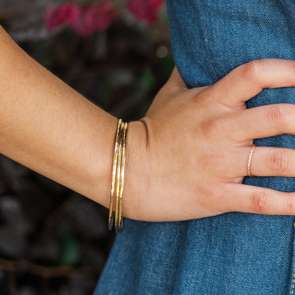 Set of Three Thick Gold Bangles | 14k Gold Filled Bracelet Thick Gold Bangles Bangle Bracelet Hammered Bangle Simple Gold Bangle Gift