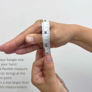 Instructions on how to find your bangle size