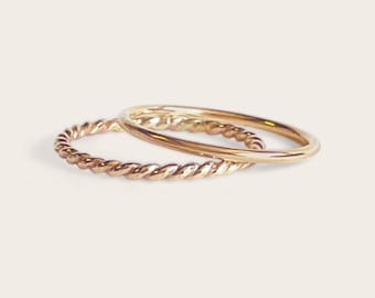 14k gold filled stapelringenset: twist & thin, glad | Sierlijke, minimaal stapelbare ringen