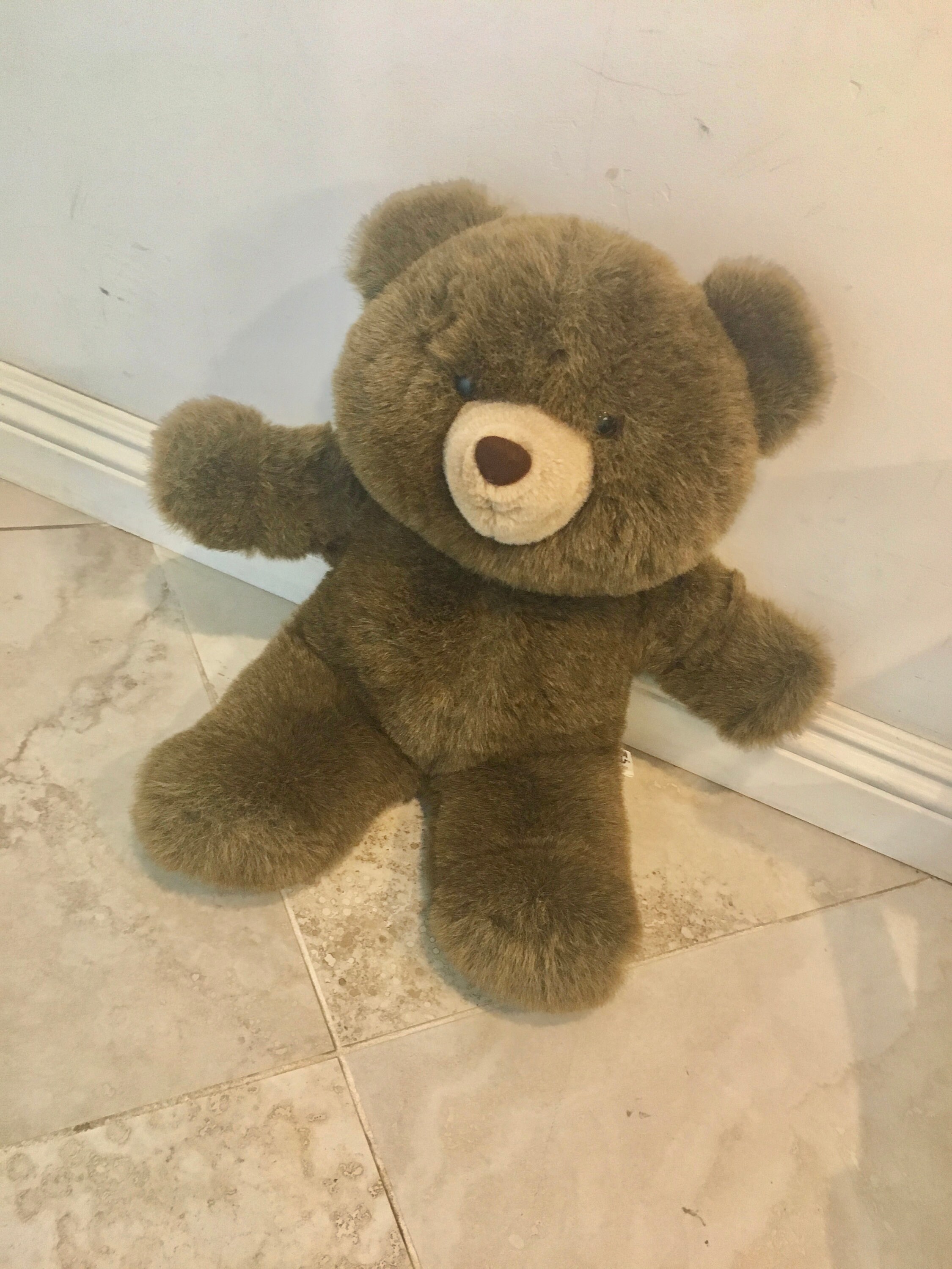 giant stuffed alpaca over 3ft tall