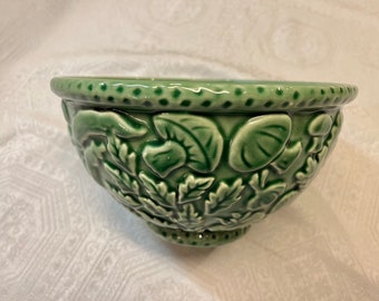 Beautiful 8.5x 5" Majolica Vegetable Embossed Easter Green Glazed Green Serving Bowl