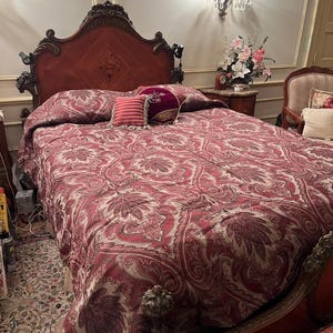NEW Queen Rich Tapestry Rich Heavy Burgundy and Brown Spread and 14" Bed Skirt set