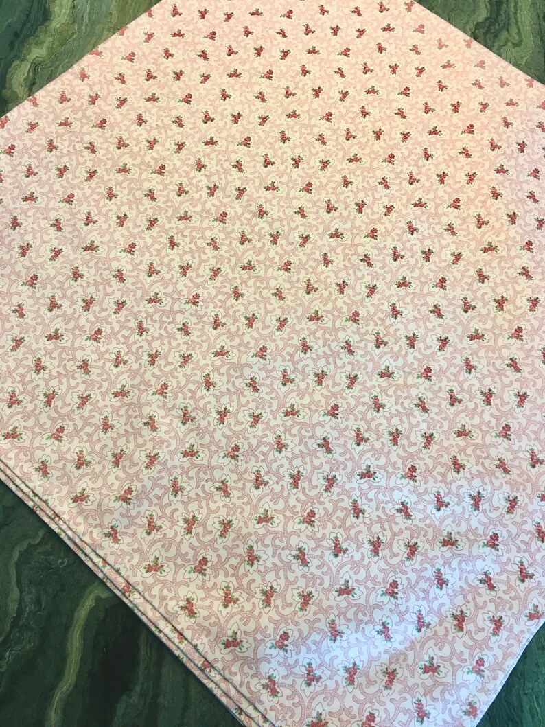 Designer Fabric 54 Miniprint Waverley Square Tablecloth Topper Heavy Weight Pink Floral 画像 2