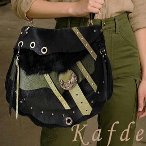 Grand sac à bandoulière en cuir de mouton noir vert olive fou/sac hobo hippie bohème/sac hard rock/sac à main gothique/ Kafderry/sac à main punk goth
