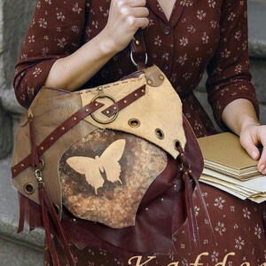 Kleine bordeaux beige Nerz Leder handgefärbte Schmetterling Crossbody Umhängetasche