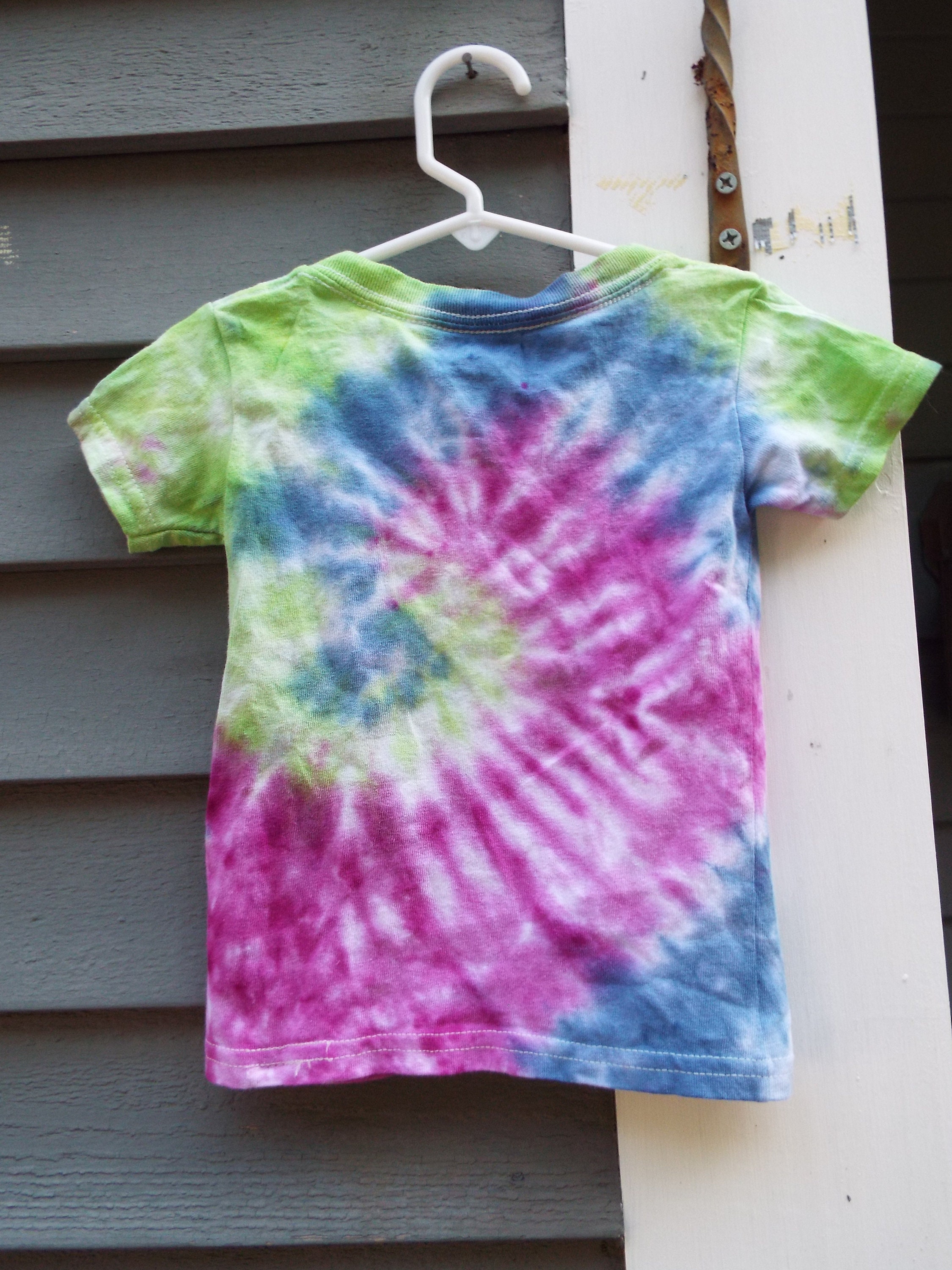 2t tie dye shirt