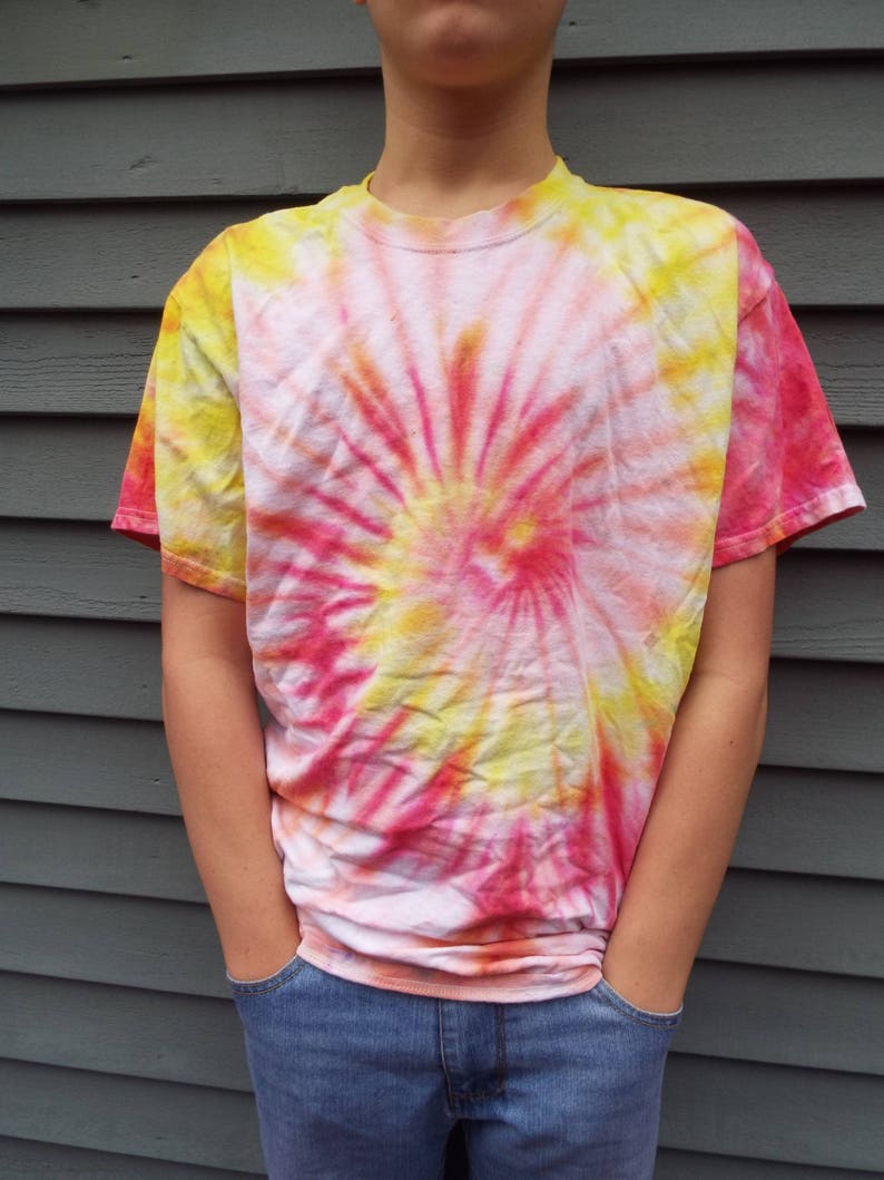 tie dye on yellow shirt