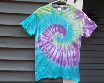 Boho Tie Dye Shirt, Adult Small Tie Dye T-shirt in Blue Purple Green, Hippie T-shirt, Gift for Teen, Retro 60s Party, Colorful Tiedye Tshirt