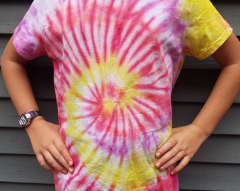 Ladies Tie Dye Shirt, Womens Large Tie Dye T-shirt, Plus Size Tie Dye, Hippie Tie Dye, Boho Colors, Ladies T-shirt, Hand-dyed, gifts for her