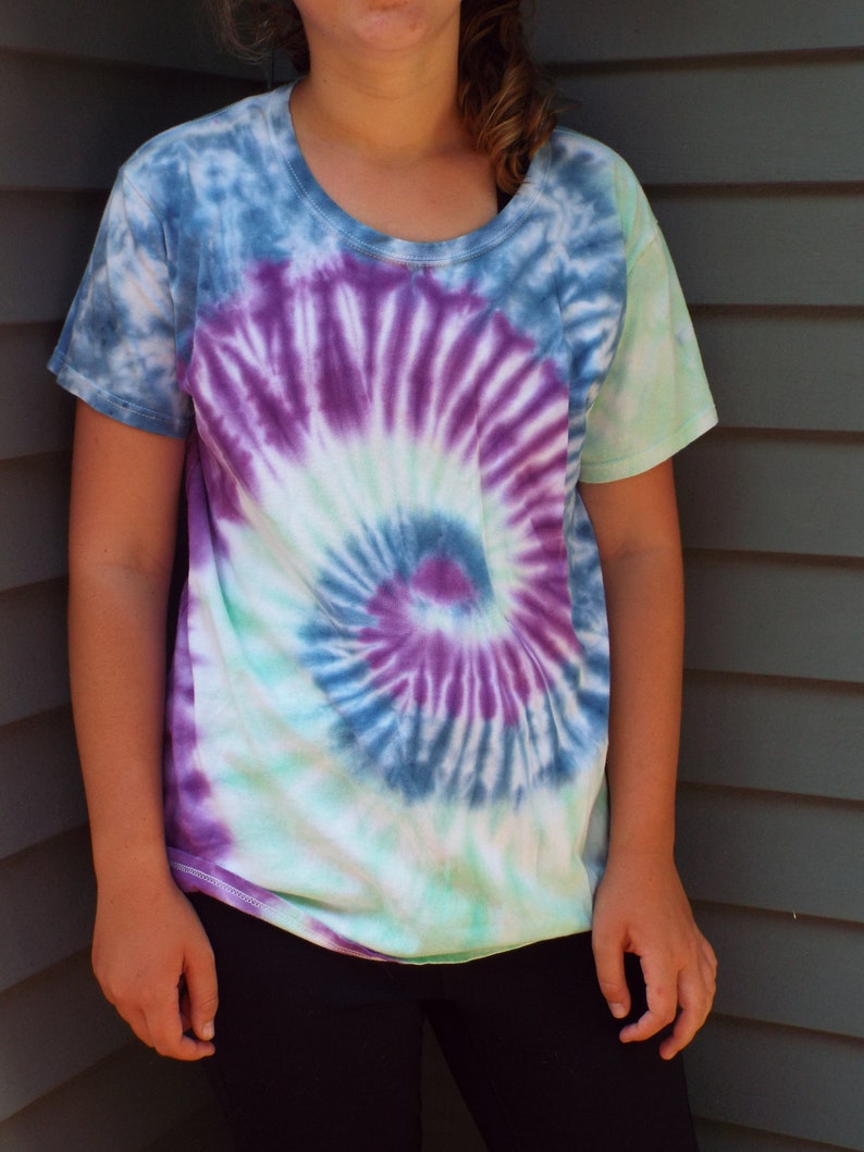 6xl tie dye shirt