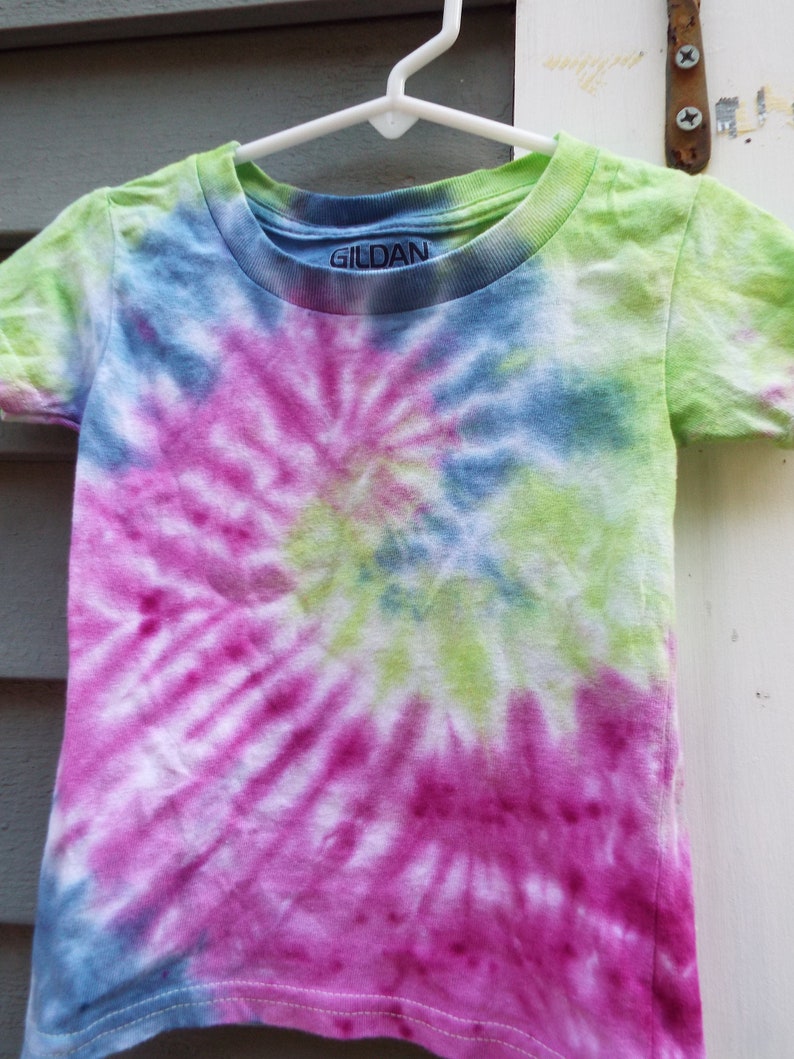 2t tie dye shirt