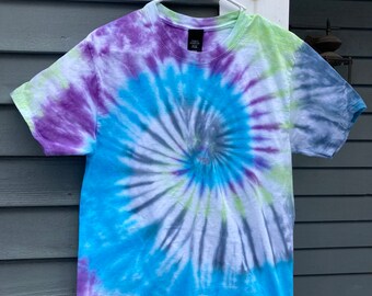 Tie-dye T-Shirt, Medium Tie Dye Shirt, Tiedye Shirt, Hippie Clothing, Boho, Gift forTeens, Retro, 60s Party, Mens Tie dye, Womens tie dye