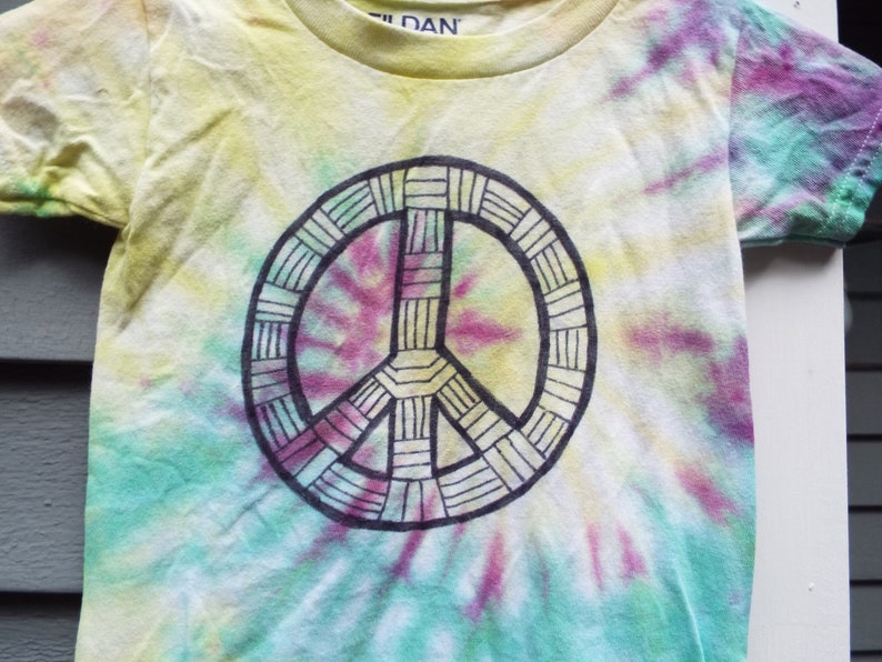 diy peace sign tie dye shirt