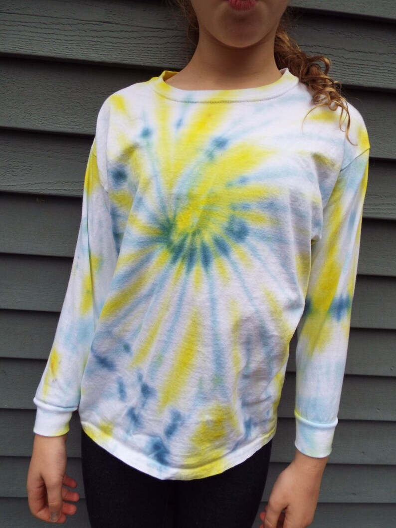 Childrens Tie-dye Shirt, Kids Tie Dye Swirl in Blue and Yellow, Kids