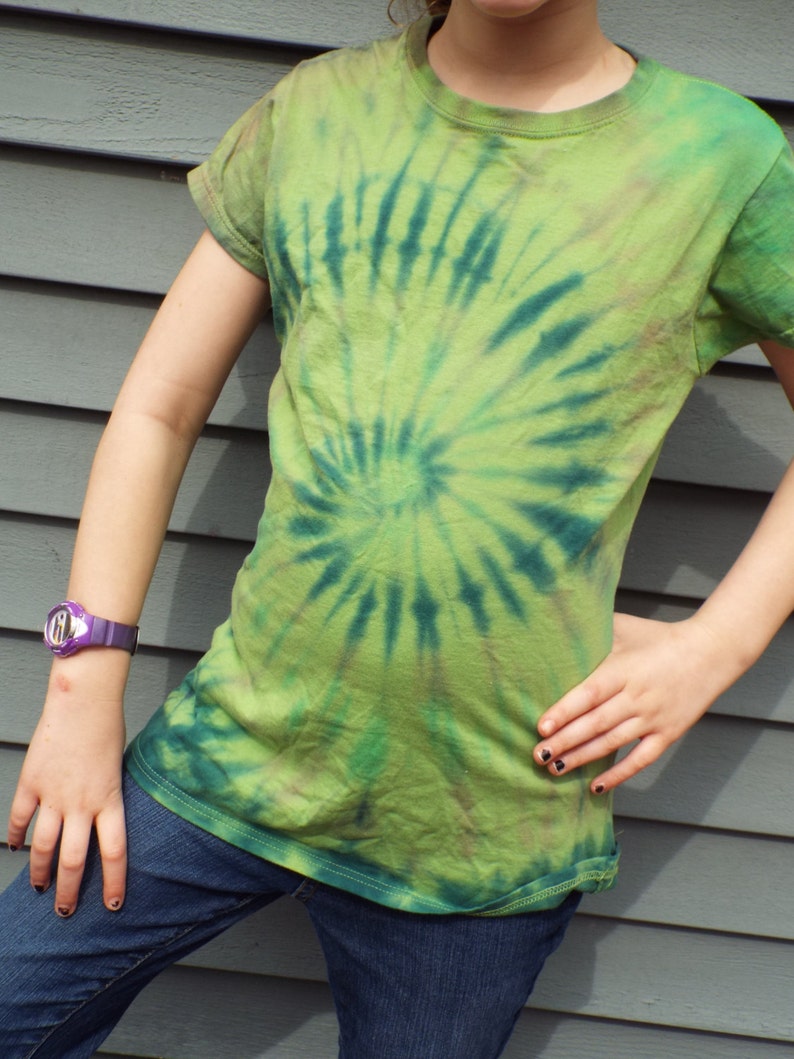 how long to leave tie dye in shirt