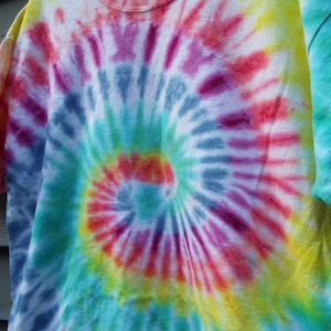 Tie Dye Shirt W Rainbow Swirl Pattern, Unisex Adult Large Tie Dye T ...