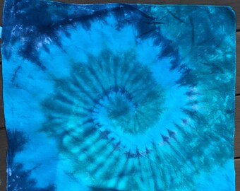 Blue Bandana, Tie Dye Bandana w Blue Spiral Pattern, Hippie Bandana, Hair scarf, Hair Accessories, Do Rag, Napkin, head wrap, hair wrap boho