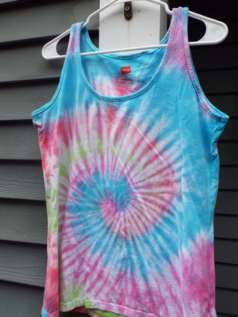 blue spiral tank top size XS : 4-5 unisex sizes Blue and white tie dye kids tank top
