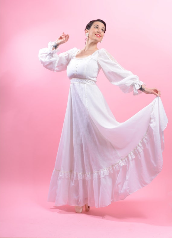 1970’s “Gunne Sax by Jessica” dress• Wedding dress