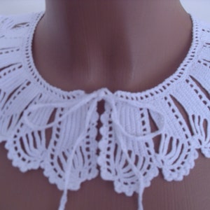 Unique Crochet collar Mona Lisa, withe, bej