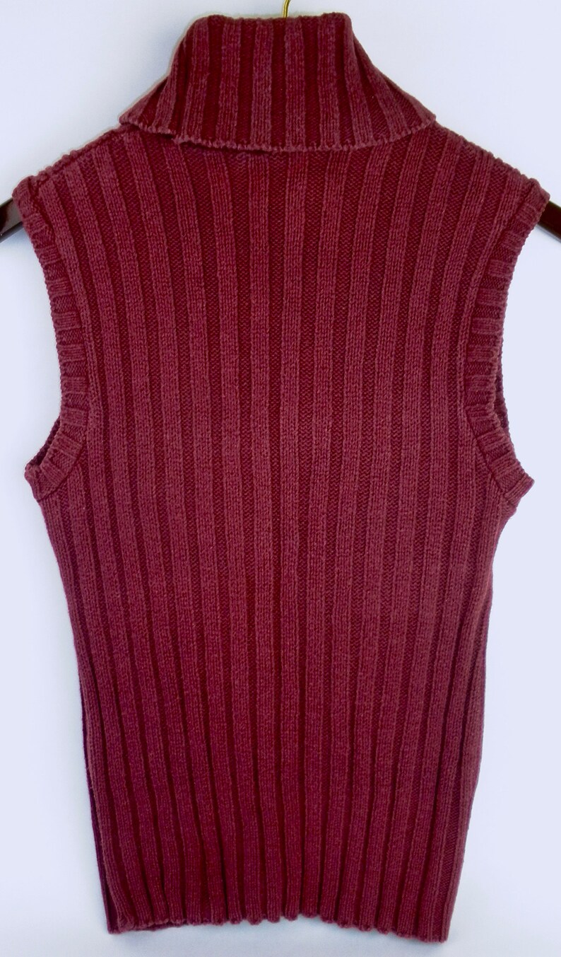 Vtg 90s Rampage Womens Sleeveless Turtleneck Sweater Plum Pullover Top Magenta Fits Sz Small Jr M Made in USA Beautiful Mixed Pattern Knit image 2