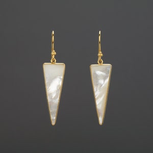 Long triangle mother of pearl earring,Dangling long mother of pearl earrings,rainbow shimmer mother of pearl,June birthday gift,mother gift
