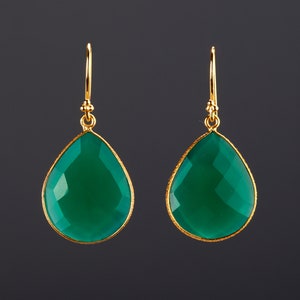 large pear green onyx earring,Deep green green onyx earring,teardrop green onyx,dangle Irish green earring,birthday gift,green dress earring