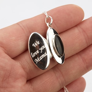 Lungo ciondolo ovale in onice nero su argento sterling con foto, ciondolo ovale personalizzato con incisione e foto, ciondolo commemorativo, regalo di anniversario