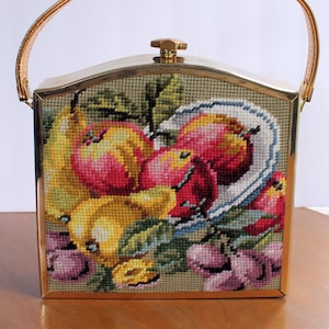 Vintage 1950 Oro Caso Duro Fruta Diseño Needlepoint Bolso/Monedero