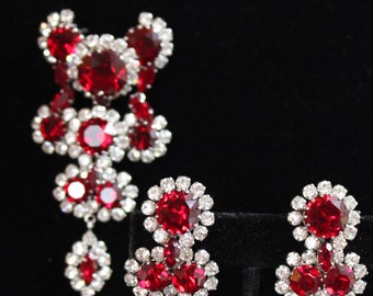 Sparkling Ruby Red And Clear Rhinestone Brooch/Pin And Earclips Vintage 1950