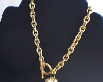 Collar Roxanne Assoulin Gold Puffed Heart con detalles de pedrería