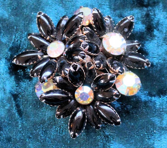 Vintage 1950 Tri Flower Brooch/Pin - image 1