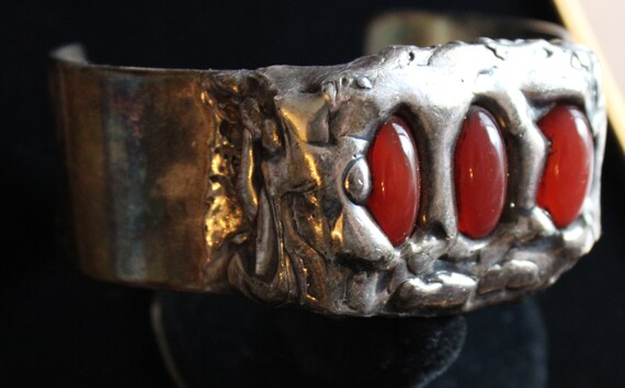 Brutalist Textured Pewter Red Stone Cuff Bracelet… - image 3