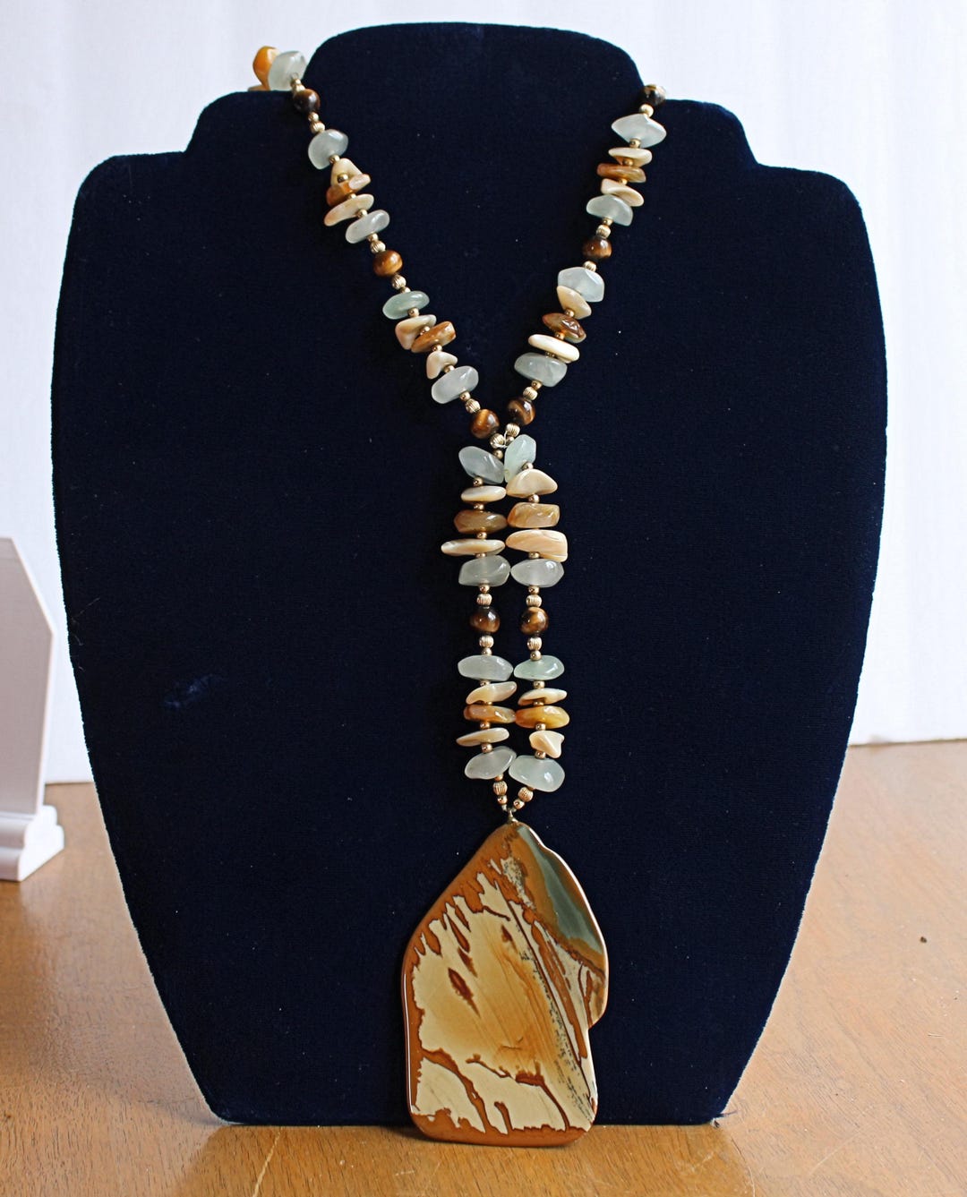 COLORED STONE NECKLACE WITH TOGGLE main image 1