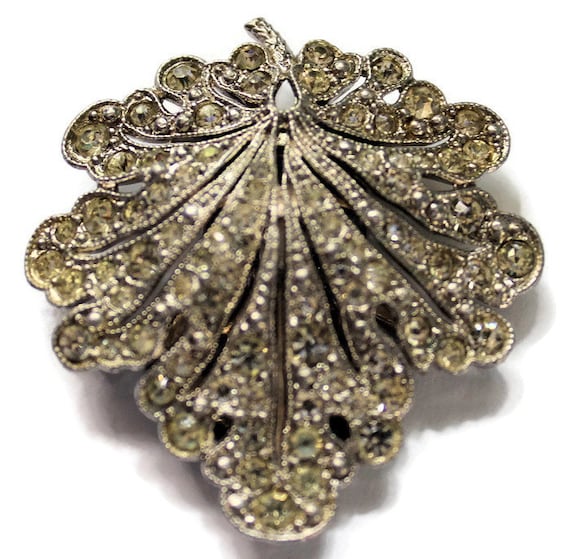 Art Deco Leaf Design Rhinestone Dress Clip Vintag… - image 2