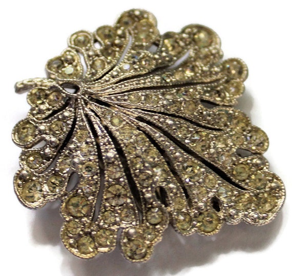 Art Deco Leaf Design Rhinestone Dress Clip Vintag… - image 1