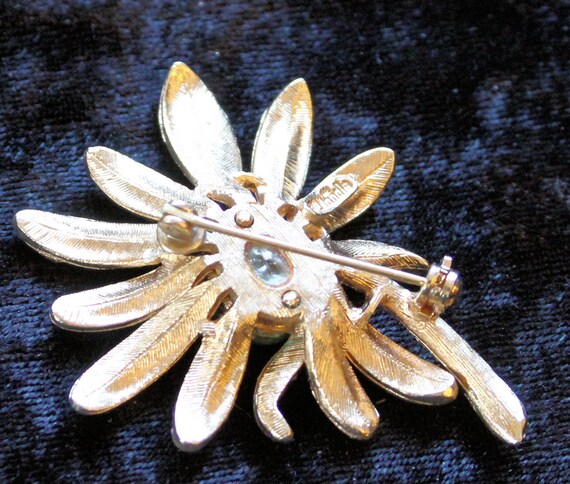 Vintage 1960 R Mandle Gold Flower Brooch/Pin - image 4