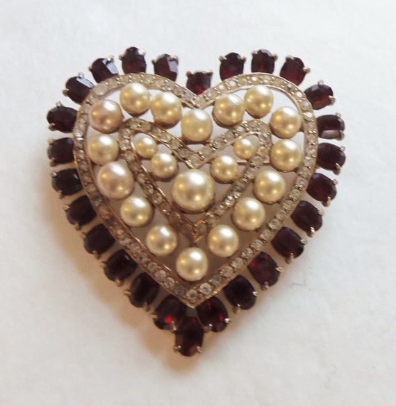 Pearl And Rhinestone Heart Pin/Brooch Vintage 195… - image 2
