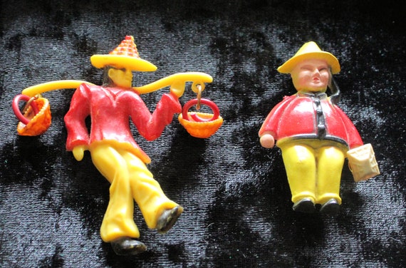 Pair Of Vintage Celluloid China Man Brooches/Pins… - image 3