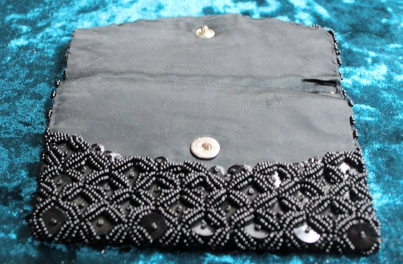Vintage 1970 Black Sequin Clutch Evening Purse/Ha… - image 3
