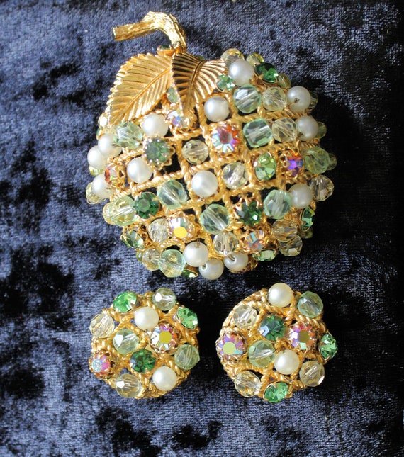 The Big Apple Brooch/Pin and Earclips - image 2