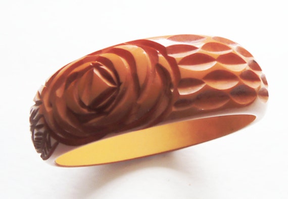 Art Deco Bakelite  Hand Carved Roses And Leaves B… - image 3