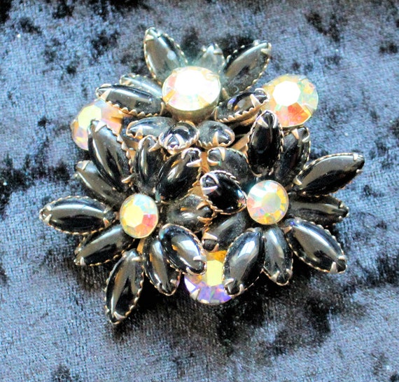 Vintage 1950 Tri Flower Brooch/Pin - image 2