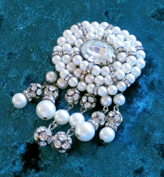 Magnificent Pearl And Rhinestone Vintage 1950 Bro… - image 2