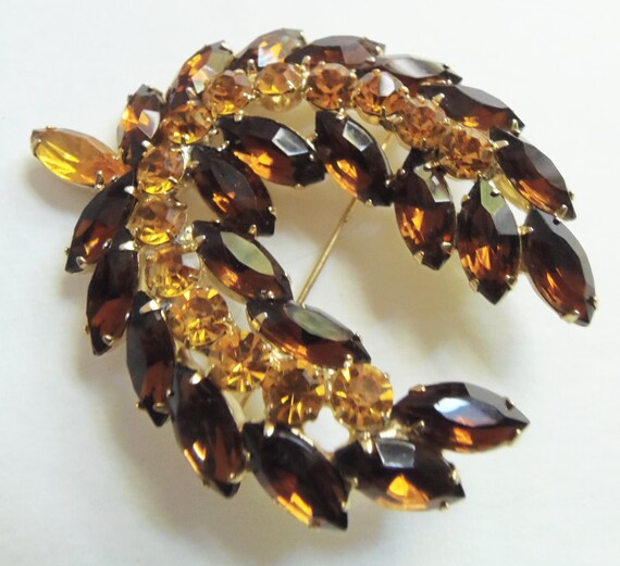 Vintage 1950 Amber Rhinestone Brooch/Pin  Rhinest… - image 3