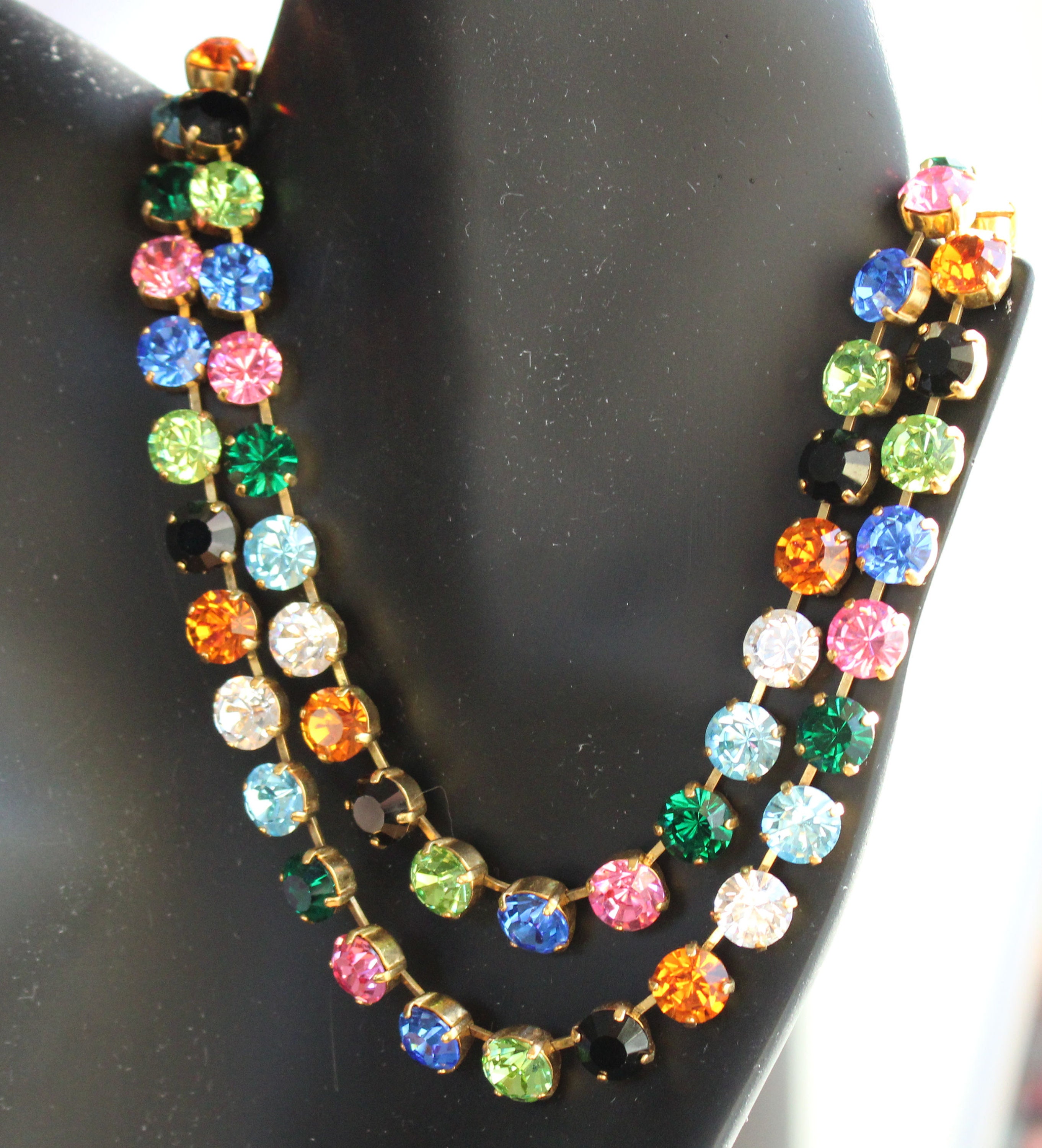 スワロフスキー ダブルストランドネックレス マルチカラーネックレスと 