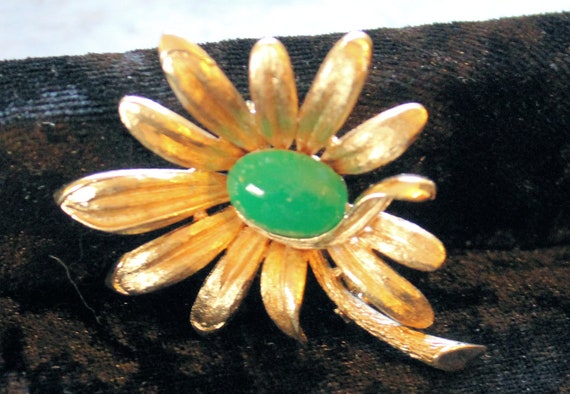 Vintage 1960 R Mandle Gold Flower Brooch/Pin - image 1