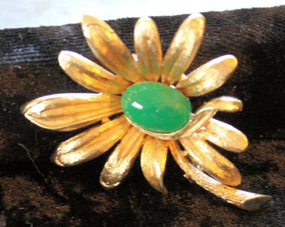 Vintage 1960 R Mandle Gold Flower Brooch/Pin - image 3