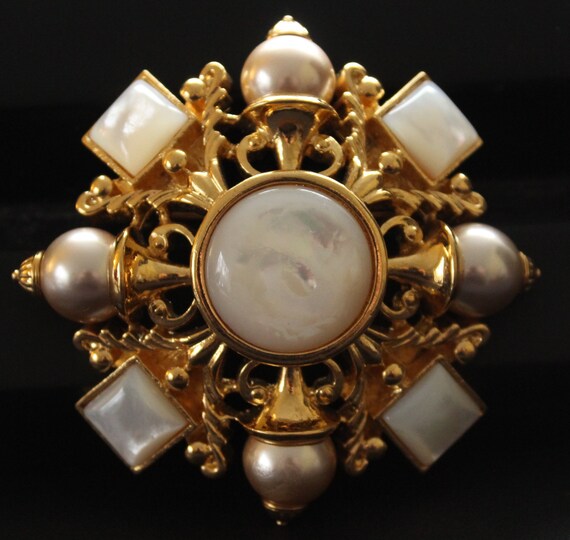 Joan Rivers Mother of Pearl Maltese Cross Brooch/P