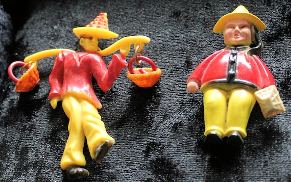 Pair Of Vintage Celluloid China Man Brooches/Pins… - image 1